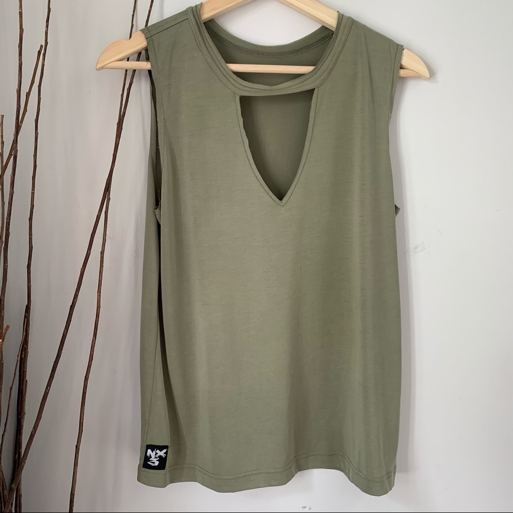 NX3 Sleeveless Tank Top V Neck Cut Out Women’s Size Small